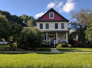 490 W 8th St, Garner, IA 50438