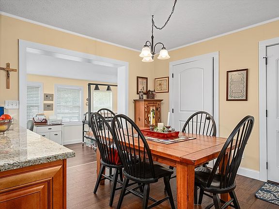 4th image of 42 Choctaw Ln