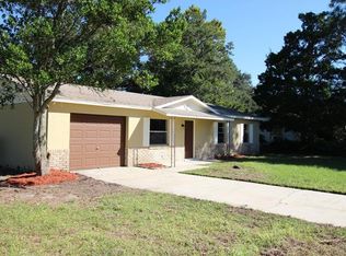 31230 Lakeview St, Tavares, FL 32778