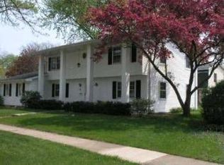 751 E Pompano Ln, Palatine, IL 60074