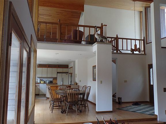 4th image of 1888B Orchard Dr N