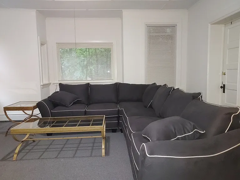 125 Highland Pl — Photo 3