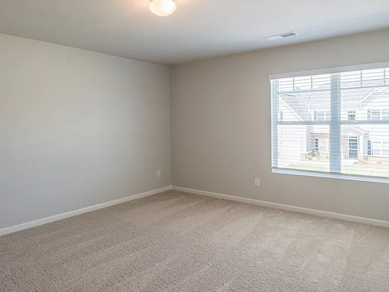 308 Geranium St — Photo 3