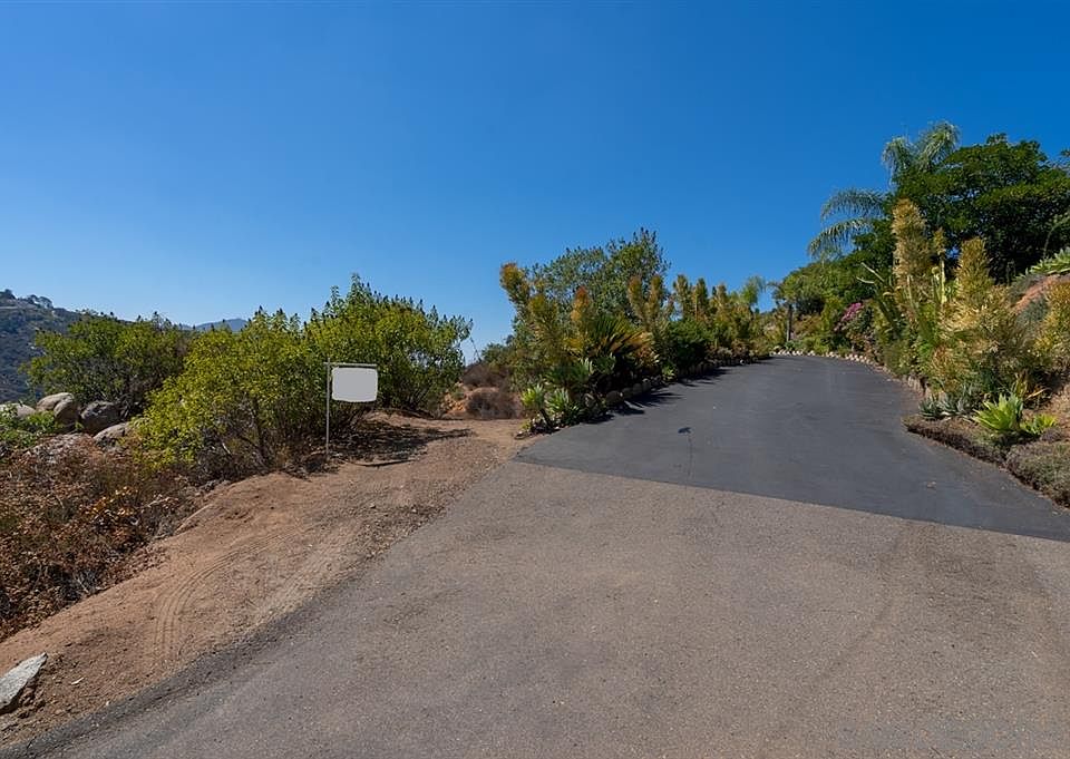 1st image of Alta Loma Ln