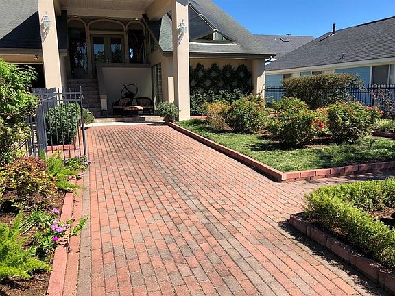 2nd image of 1443 Bayshore Dr