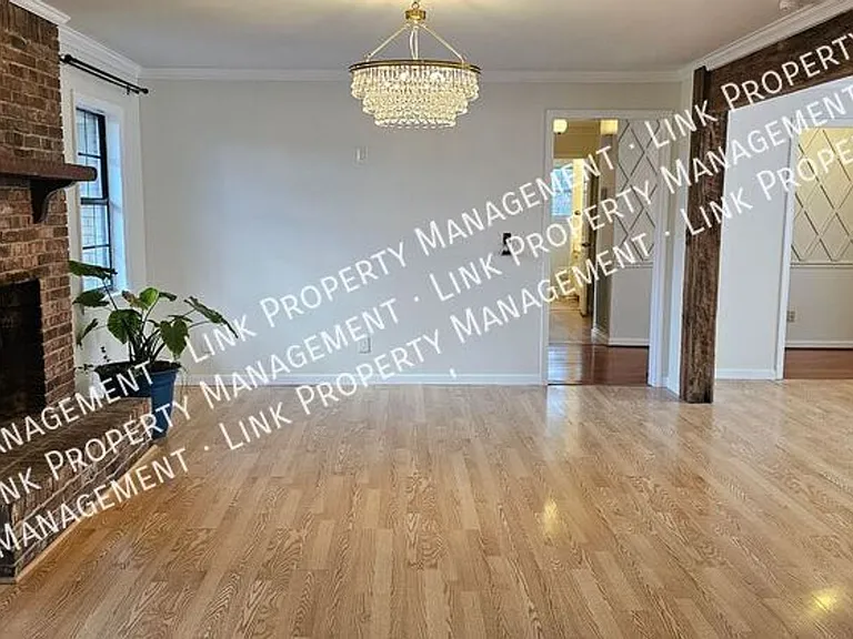 9328 Berkshire Cir — Photo 43