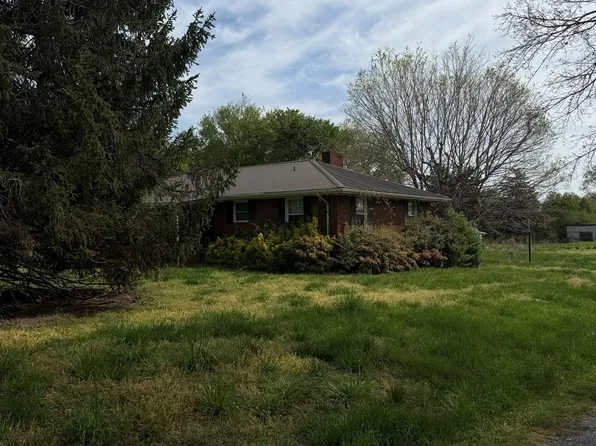 2022 Wicker Lovell Rd, Randleman, NC 27317