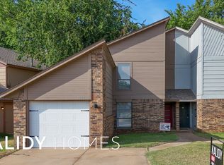 1100 Swan Lake Rd, Edmond, OK 73003
