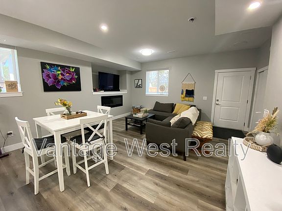 2nd image of 754 Coopland Cres #3