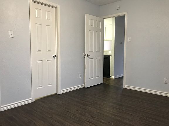 3rd image of 201 Pine Meadow Dr