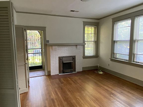 3rd image of 1750 Crump Ave