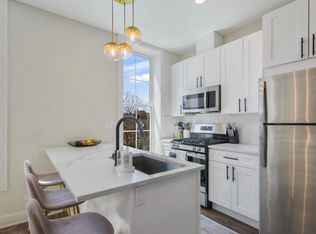 504 W Wisconsin St #4F, Chicago, IL 60614