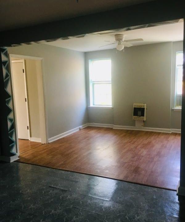 1st image of 125 W Dupont Ave #3