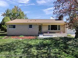 2206 Kuerbitz Dr, Lansing, MI 48906