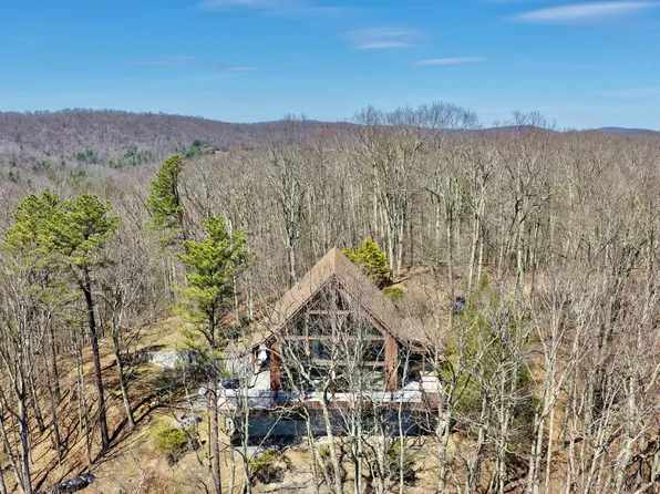 1500 One Pass Dr, White Sulphur Springs, WV 24986