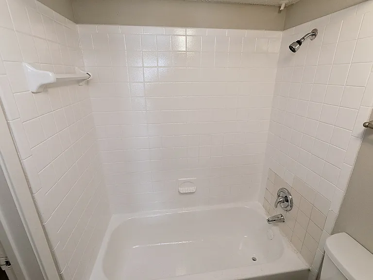City Crest Apartments — Photo 110