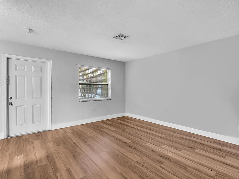 232 SE 9th Ave #2 — Photo 9