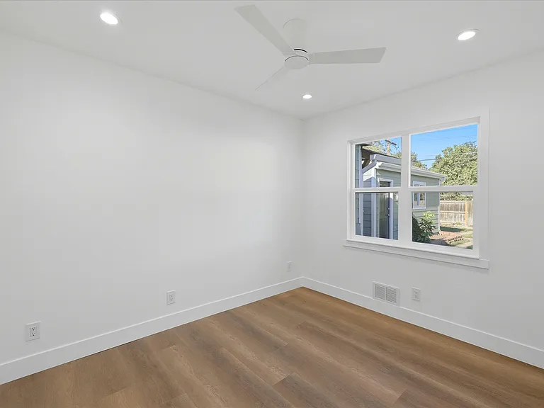 2741 S Jackson St — Photo 23