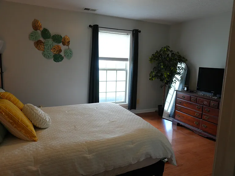 2100 Stonewood Ln — Photo 15