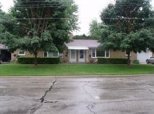 839 Neufeld St, Green Bay, WI 54304