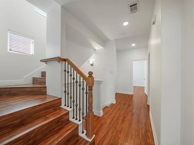 724 Link Rd — Photo 9