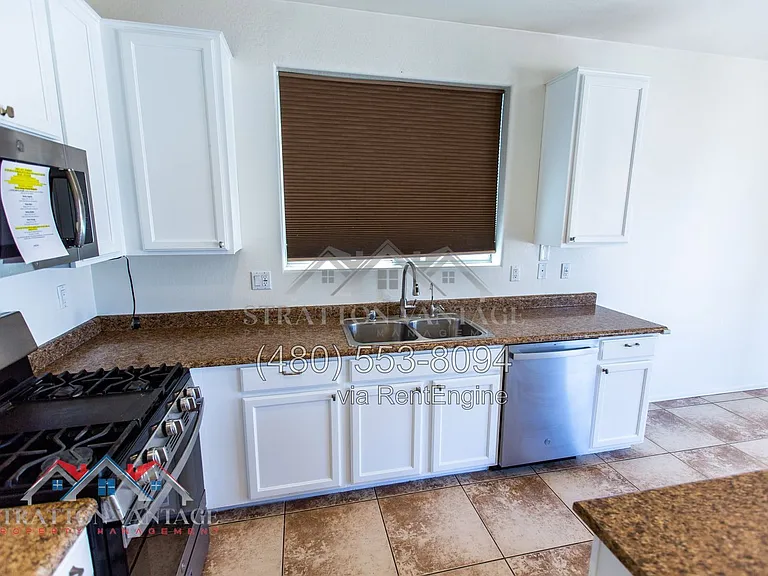 42322 W Lunar St — Photo 19