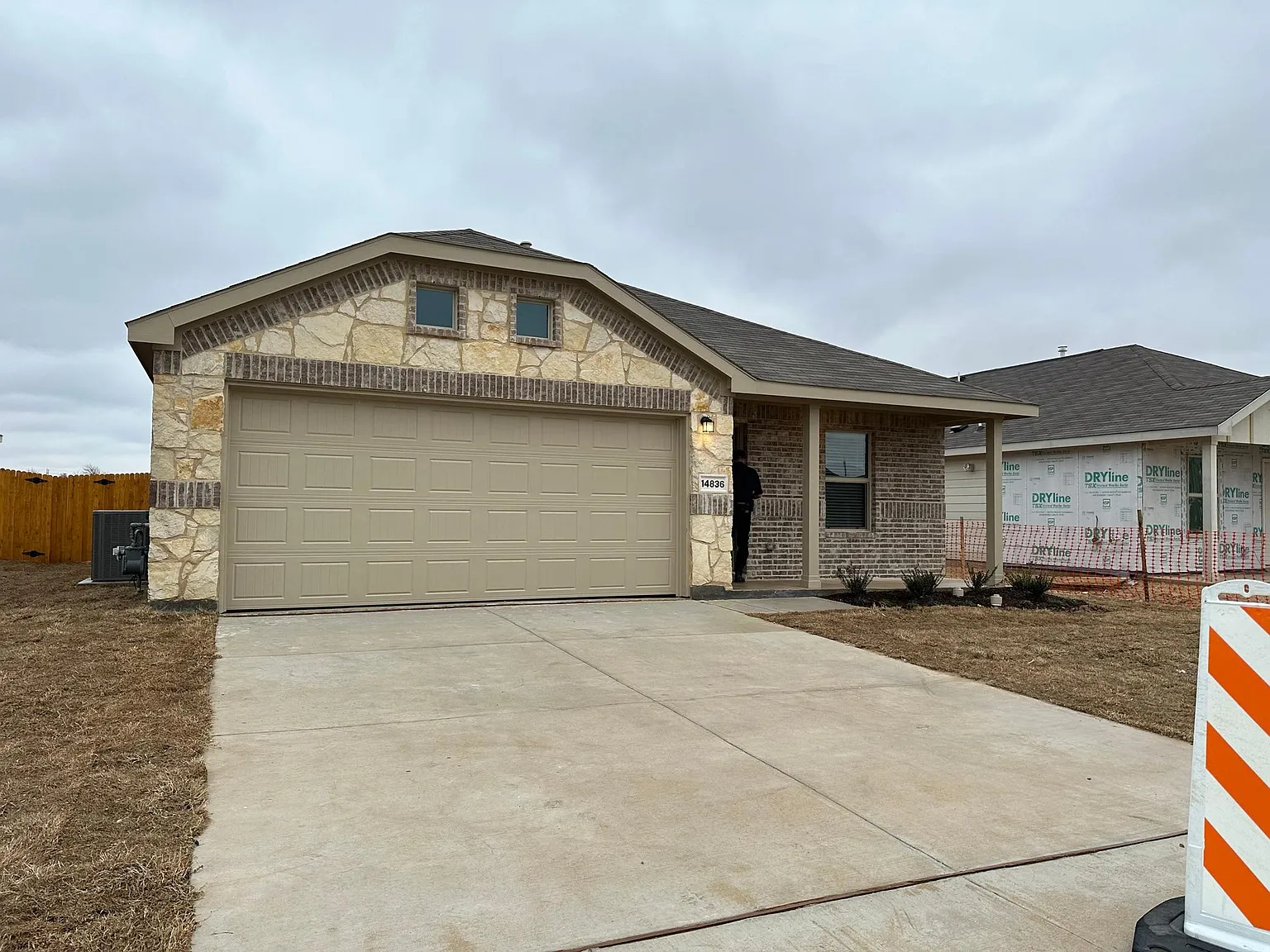 3 bed, 1271 sqft, $1,999 — Photo 1