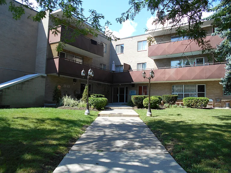211 Reedaire Ct #215 — Photo 15