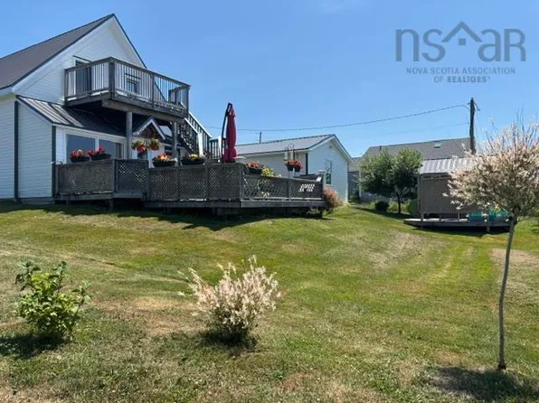 8667 Highway 19, Pt Hood, NS B0E 2W0