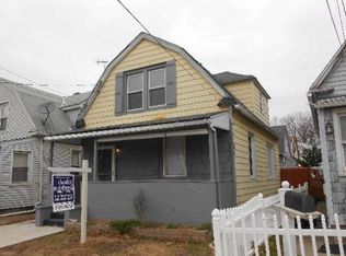 292 Clinton Ave, Cedarhurst, NY 11516