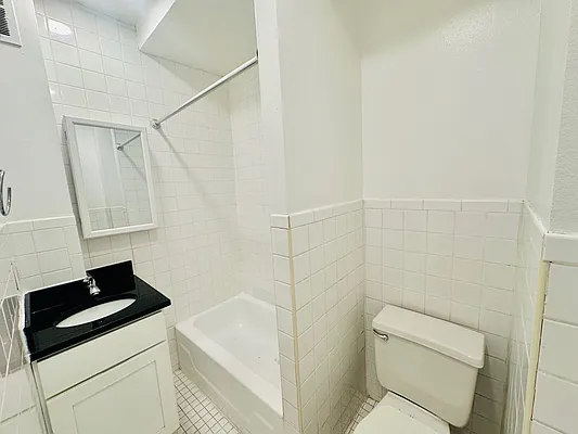 Rented by DeSimone Real Estate | media 7