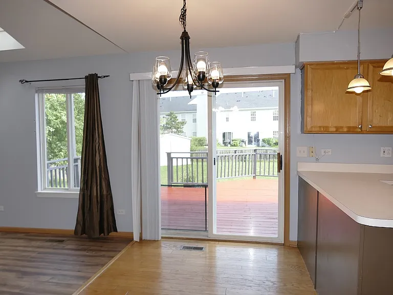 2551 Smithfield Ln — Photo 6