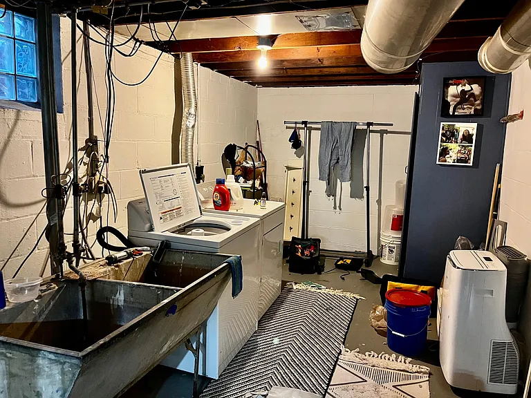 your own washer/dryer + so much storage space