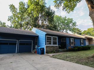 5806 W 77th Ter, Prairie Village, KS 66208