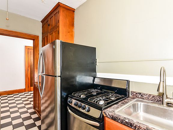 3rd image of 2202 Hennepin Ave E #5