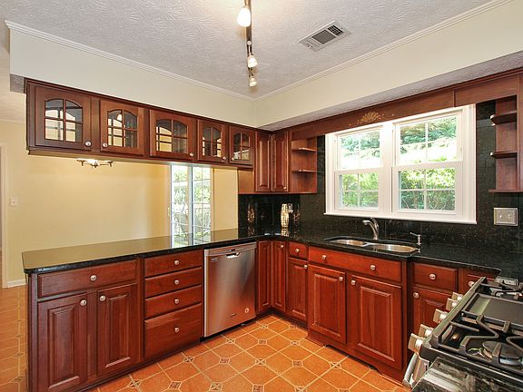 5th image of 3071 Maple Ln