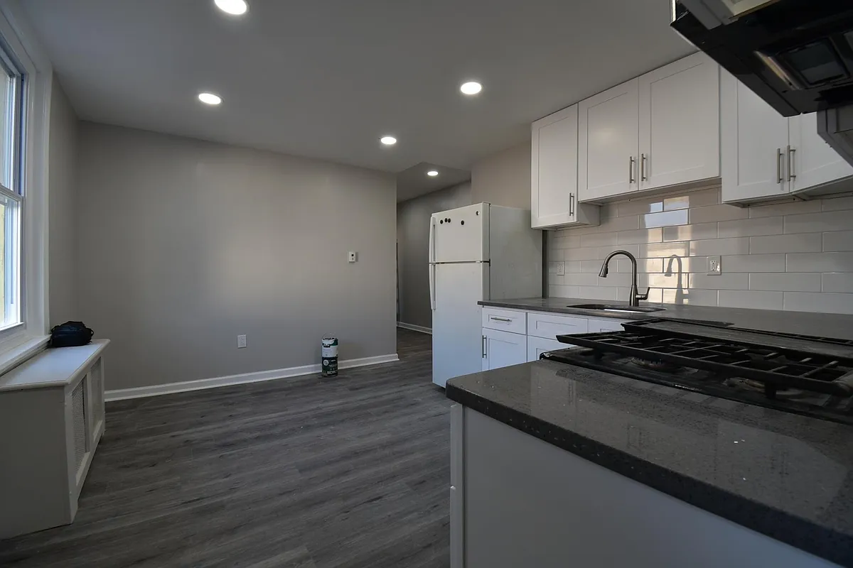 Building Photo - 2600 S Iseminger St #2F