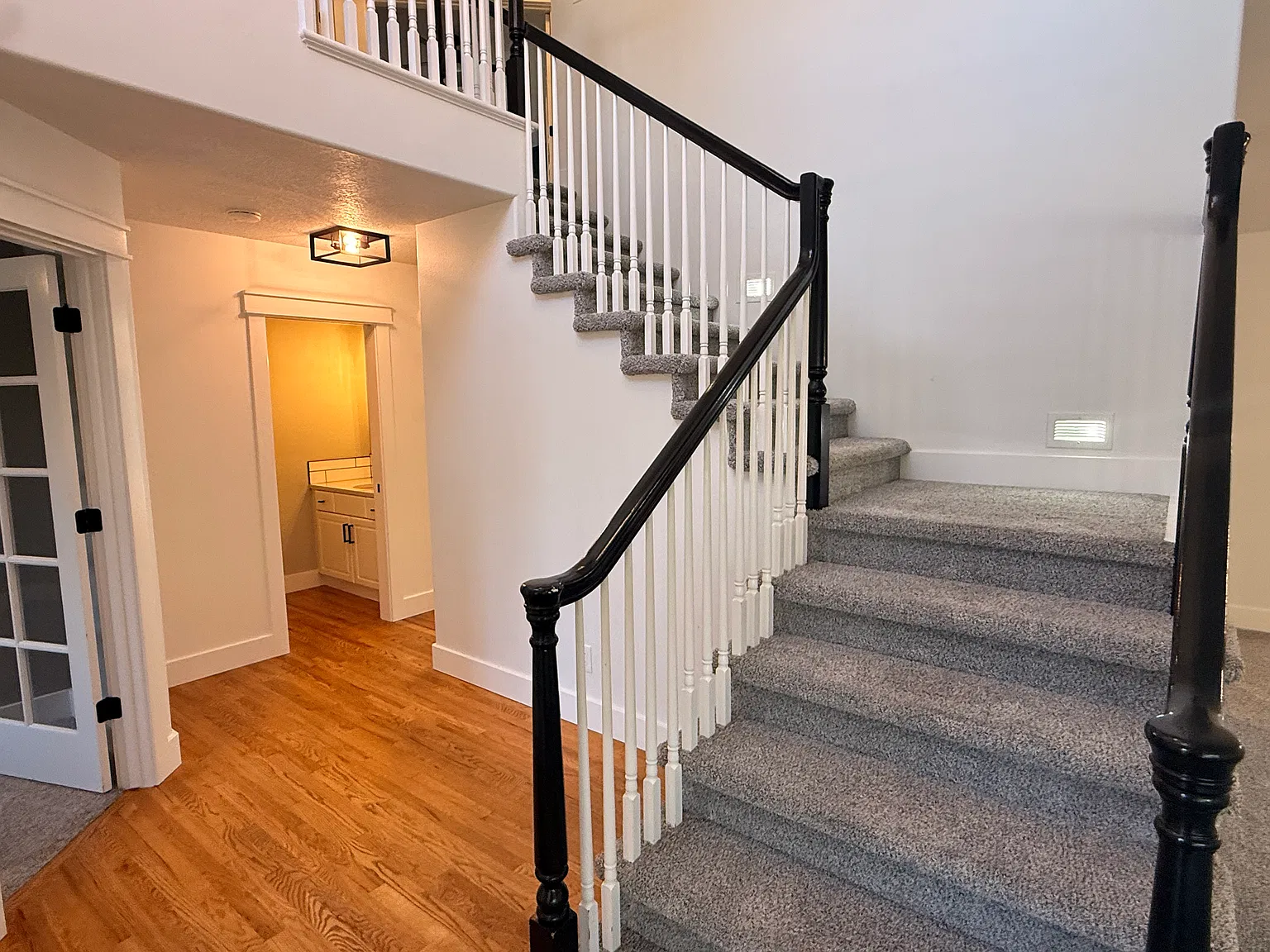 4 bed, 2.5 bath, 2197 sqft, $3,000 — Photo 4