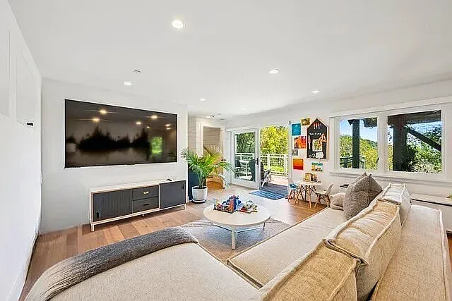 Country Club Dr — Photo 21