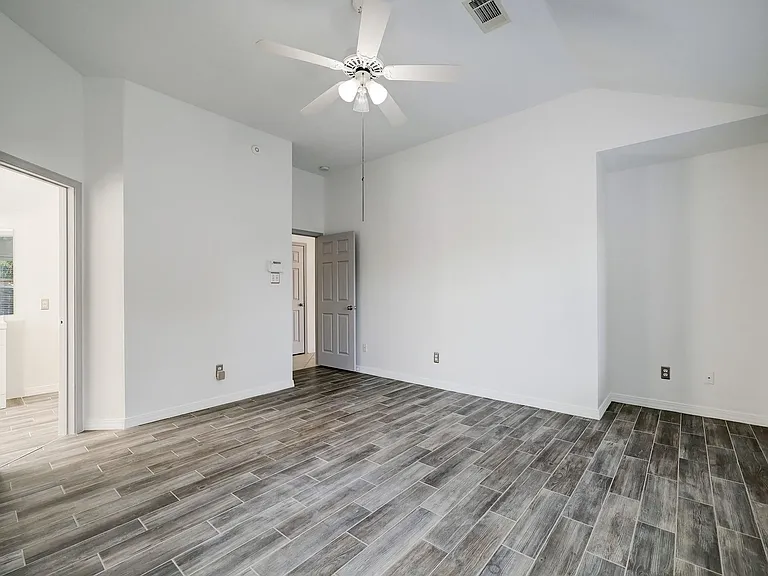 17407 Winfield Sq — Photo 18