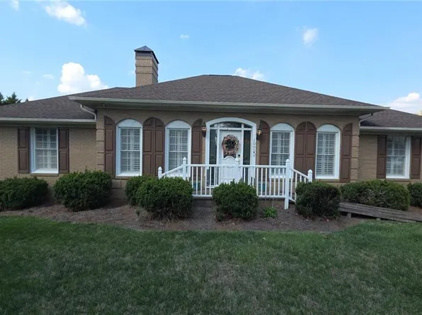 1005 Lunar Dr, Archdale, NC 27263