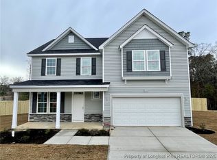 620 Southerland Peak Dr, Raeford, NC 28376