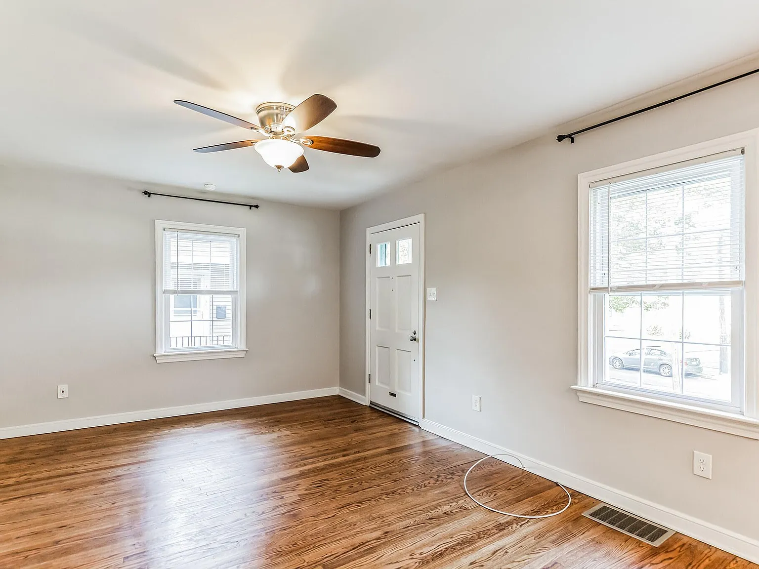 2 bed, 768 sqft, $2,500 — Photo 4