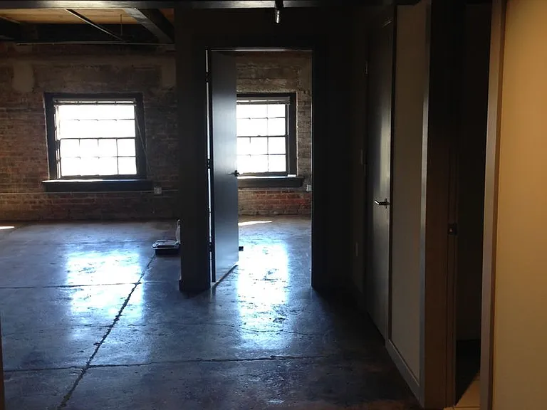 River Lofts West — Photo 28