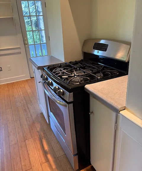 11 Bond St — Photo 11