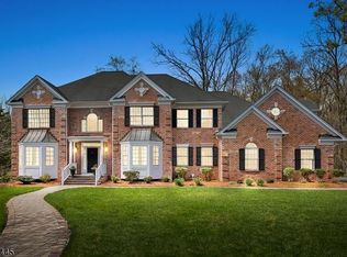 11 Heritage Rd, Florham Park, NJ 07932