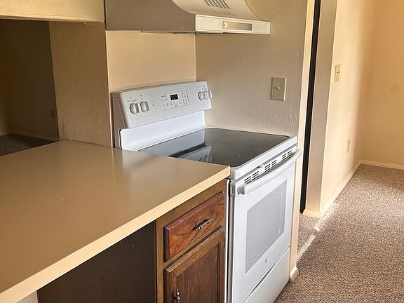 3rd image of 130 Orchard Dr #B