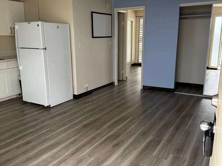 1099 Green St #203 — Photo 14