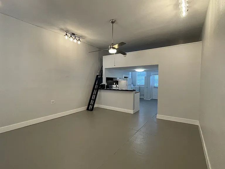 2305 W Texas Ave #5 — Photo 28