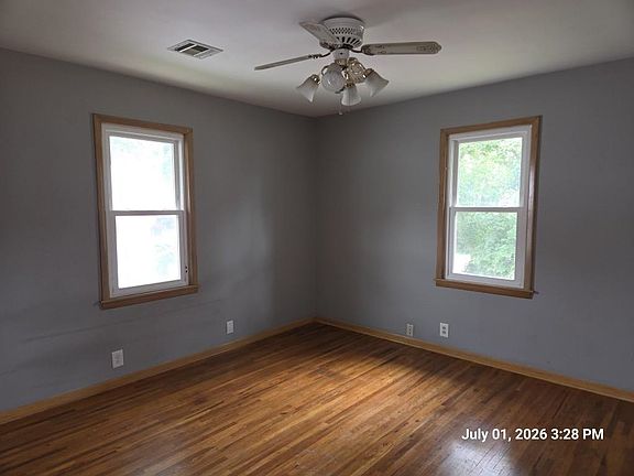 4th image of 301 Cincinnati St